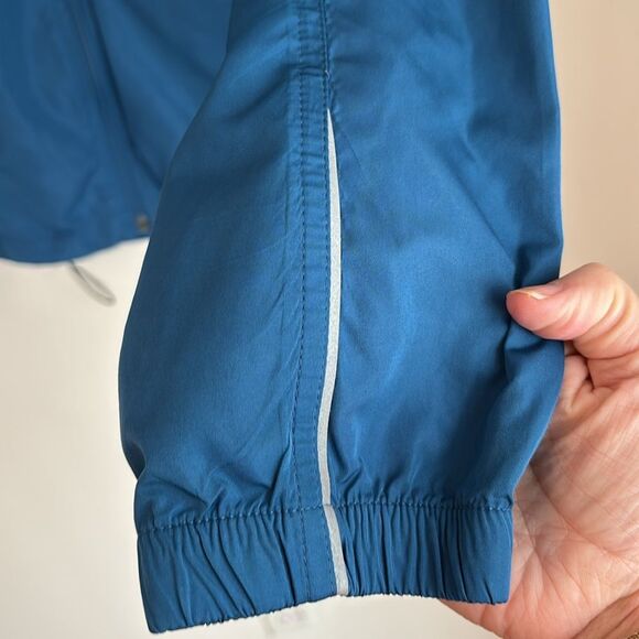 Brooks Women’s windbreaker lightweight running jacket performance wear small EUC - Picture 4 of 11